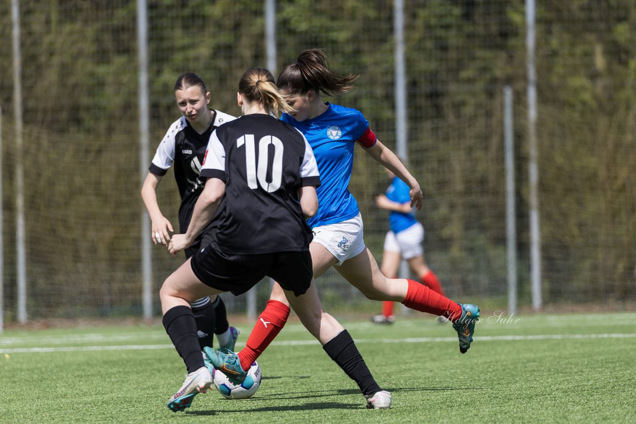 Bild 74 - wBJ SH-Pokalfinale  Holstein-Kiel - SV Viktoria : Ergebnis: 1:0